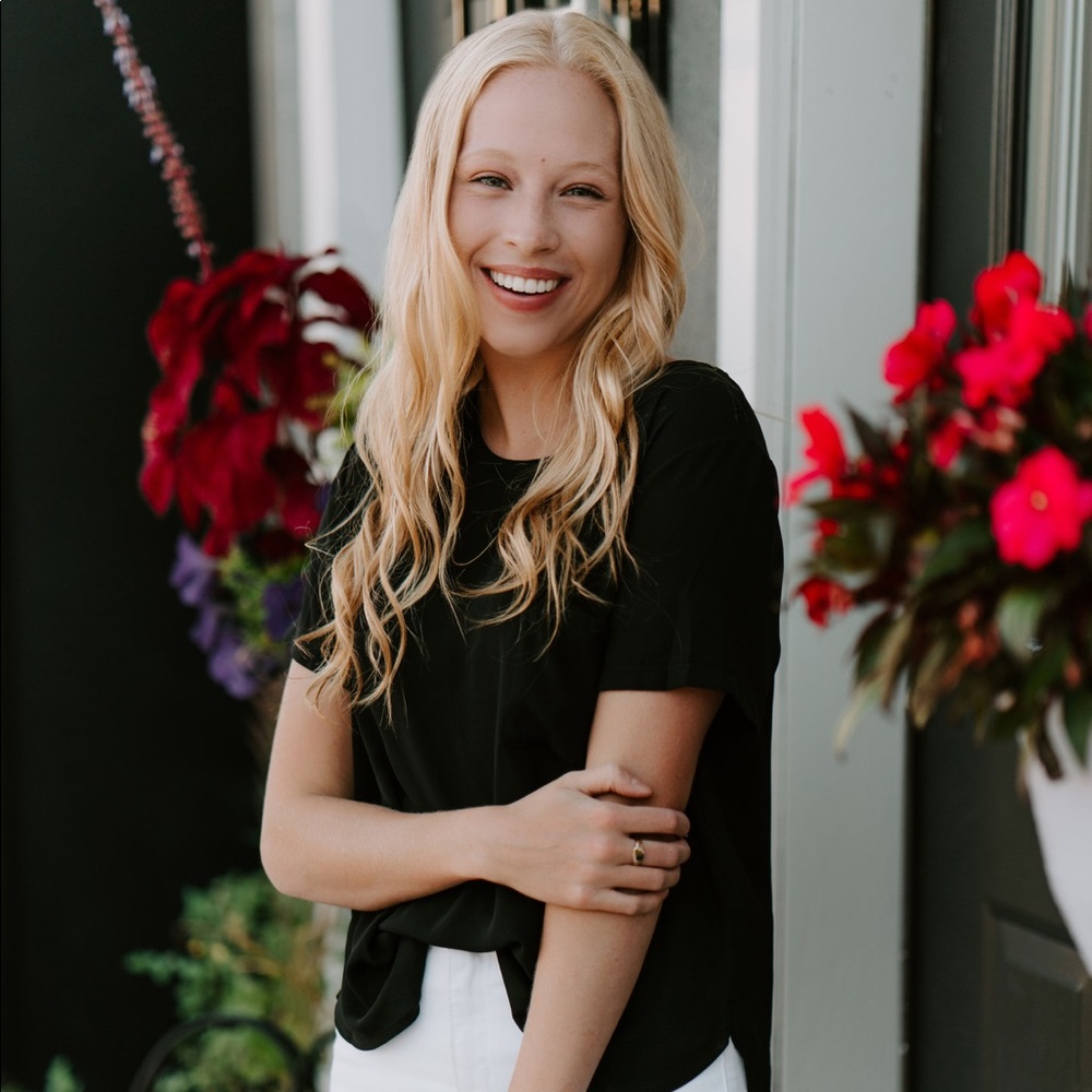 Meet your Posher, Abbey